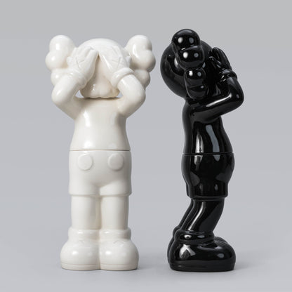 KAWS:HOLIDAY UK - Containers (Limited 1000 Sets)