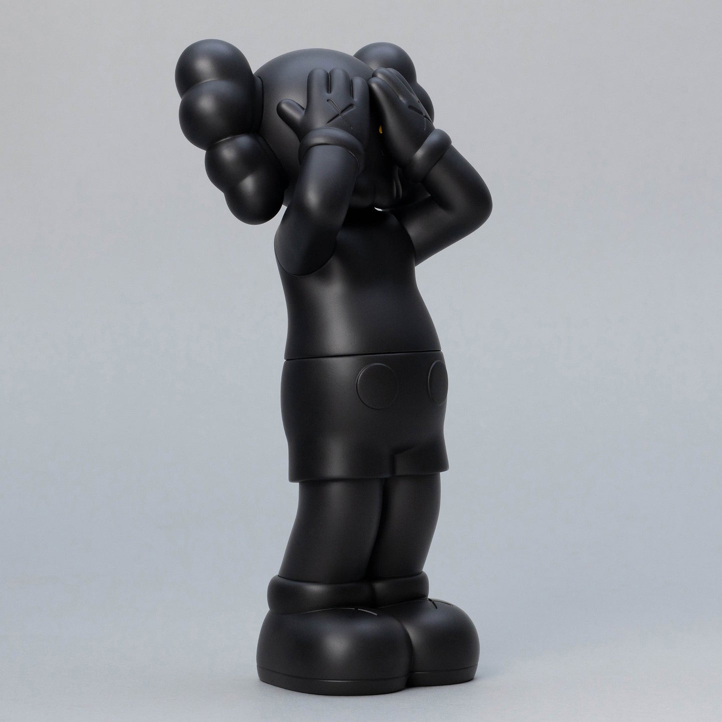 KAWS:HOLIDAY UK - Figure (Black)