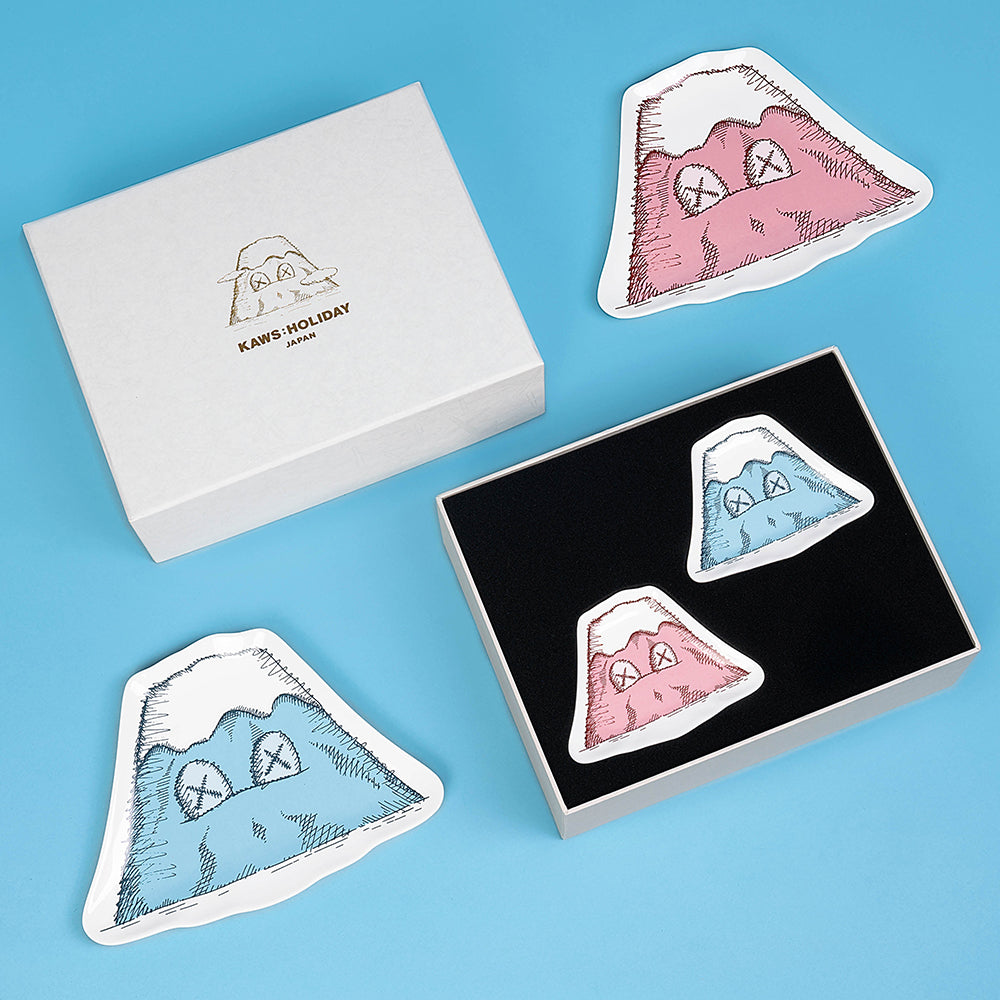 KAWS:HOLIDAY JAPAN Mount Fuji Ceramic Plate Set (Set of 4)